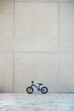 Micro Mobility GB0032 Micro Balance Bike Deluxe Laufrad, Schwarz-Blau -Kinder Outdoor Verkauf 7630053529222 7