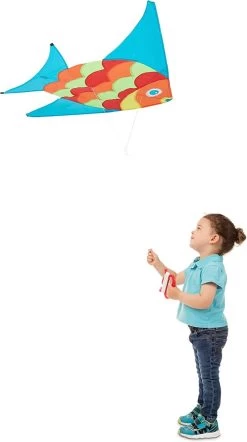 Melissa & Doug Fliegender Fisch-Drachen -Kinder Outdoor Verkauf melissa doug fliegender fisch drachen 3